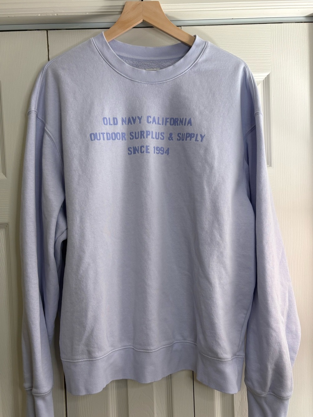 Women’s Old Navy graphic crewneck sweatshirt size XL